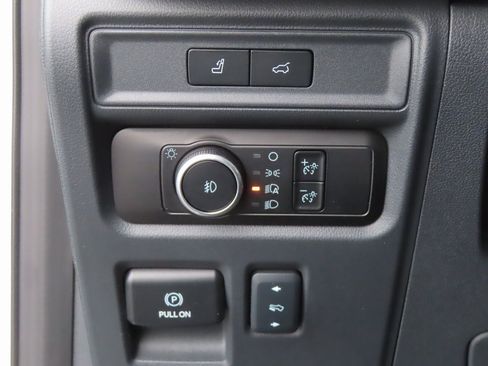 Used 2024 Ford Expedition Max XLT image 23