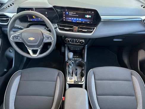 Used 2025 Chevrolet TrailBlazer LT w/ Convenience Package FWD image 13