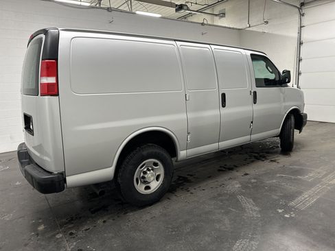 Used 2020 Chevrolet Express 2500 image 8
