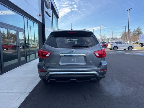 Used 2018 Nissan Pathfinder SL image 4