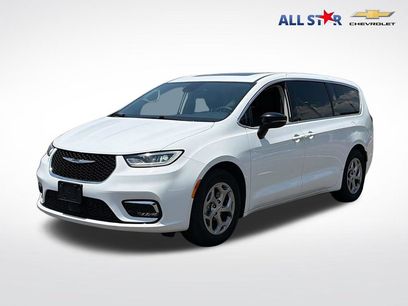 Used 2024 Chrysler Pacifica Touring-L