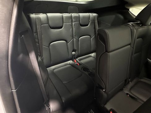 Used 2021 Tesla Model Y Long Range image 16