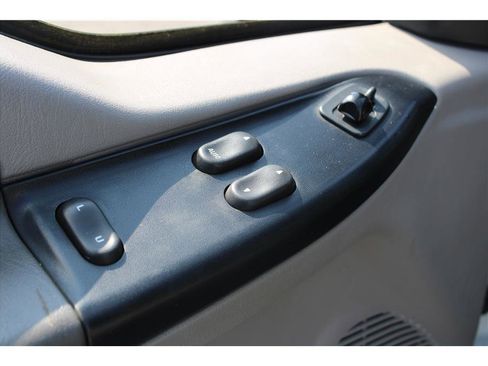 Used 2001 Ford F350 2WD SuperCab DRW Super Duty image 11