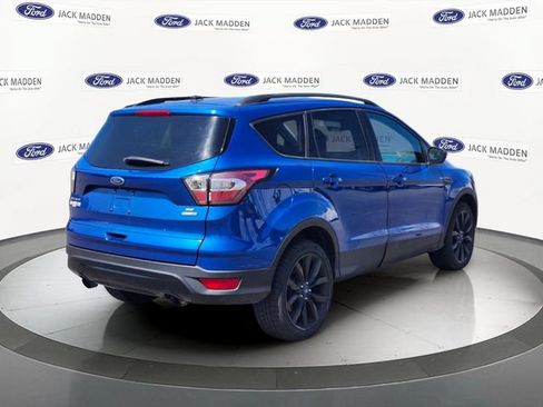 Certified 2017 Ford Escape SE w/ SE Sport Appearance Package AWD/4WD image 5