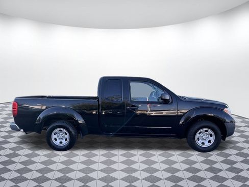 Used 2015 Nissan Frontier S image 2