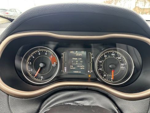 Used 2017 Jeep Cherokee 75th Anniversary image 17