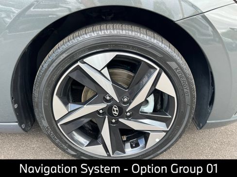 Used 2023 Hyundai Elantra Limited FWD image 12