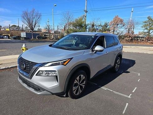 Used 2021 Nissan Rogue SV image 4