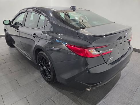 Used 2025 Toyota Camry SE AWD/4WD image 3