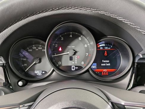Certified 2025 Porsche Macan Turbo AWD/4WD image 15
