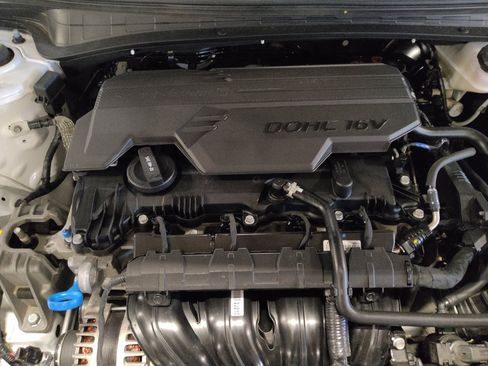 Used 2025 Hyundai Elantra SEL FWD image 30
