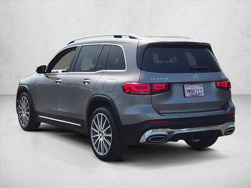 Used 2021 Mercedes-Benz GLB 250 4MATIC image 8