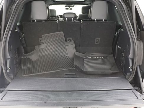 Used 2025 Ford Expedition Platinum w/ Stealth Appearance Package AWD/4WD image 31