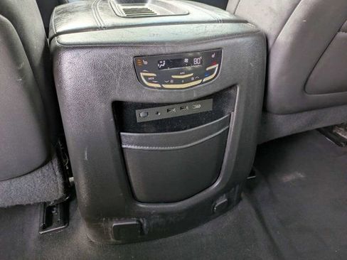 Used 2018 Cadillac Escalade Premium Luxury AWD/4WD image 16