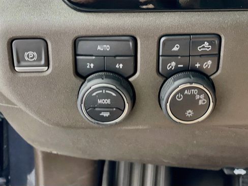 Used 2023 Chevrolet Silverado 1500 LT w/ Safety Package AWD/4WD image 13