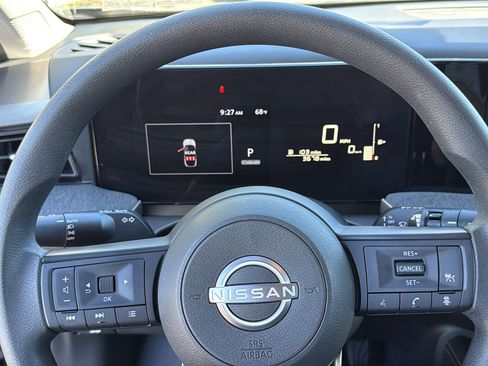 Certified 2025 Nissan Kicks SV AWD/4WD image 9
