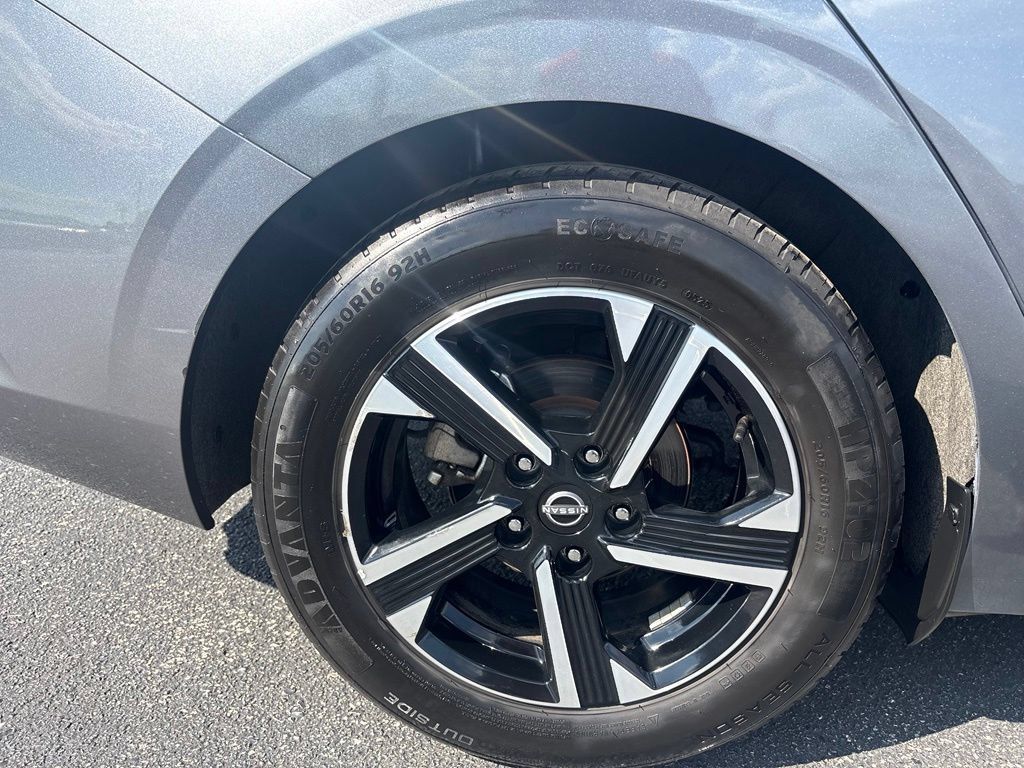 Used 2024 Nissan Sentra SV FWD image 8
