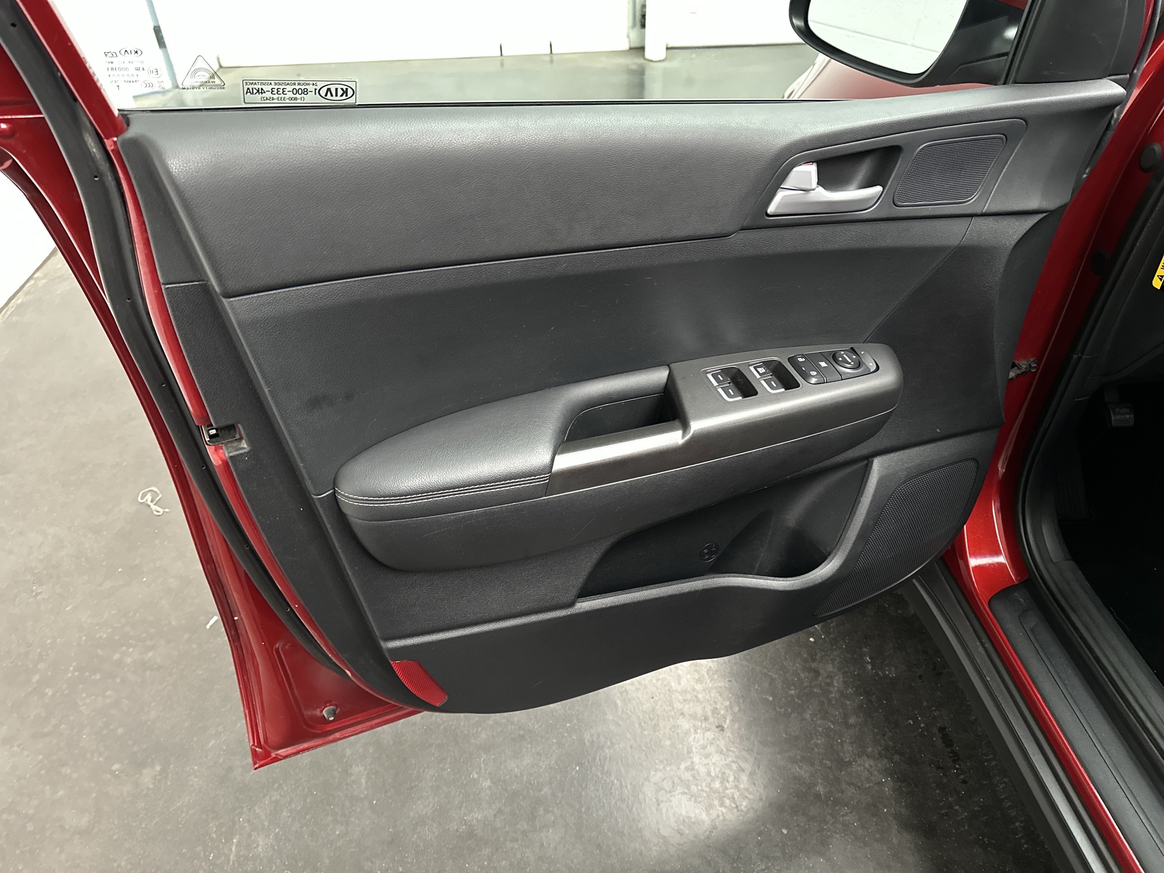 Used 2020 Kia Sportage LX AWD/4WD image 17