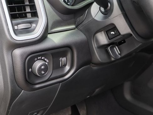 Used 2022 RAM 2500 Big Horn w/ Night Edition AWD/4WD image 13