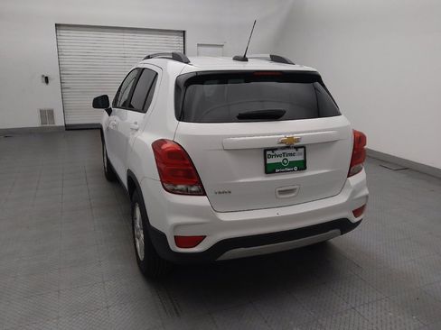 Used 2021 Chevrolet Trax LT w/ Premium Seat Package FWD image 6