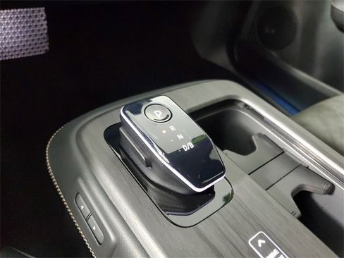 Used 2024 Nissan Ariya AWD image 30