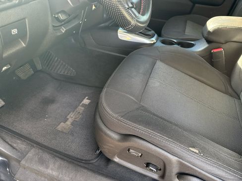 Used 2009 HUMMER H3T Alpha image 8