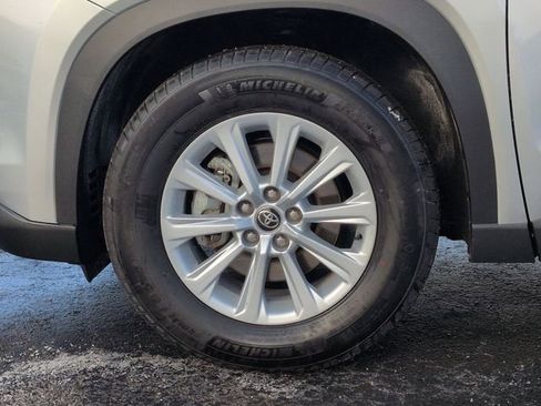 Used 2025 Toyota Grand Highlander AWD image 10