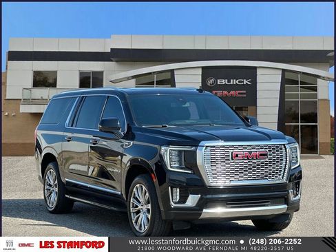 Used 2022 GMC Yukon XL Denali AWD/4WD image 8