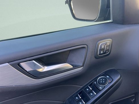 Used 2024 Ford Escape Platinum image 21