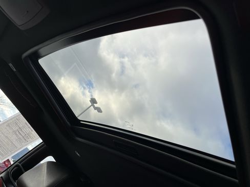 Used 2018 Dodge Challenger R/T Scat Pack image 31