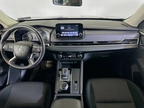 Used 2023 Mitsubishi Outlander ES AWD/4WD image 15