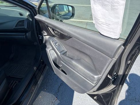 Used 2019 Subaru Crosstrek 2.0i AWD/4WD image 16