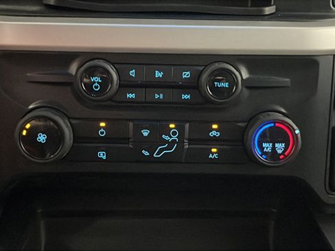 Used 2024 Ford F250 XLT AWD/4WD image 17