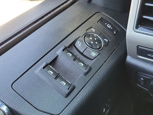 Certified 2019 Ford F250 Lariat w/ Lariat Ultimate Package AWD/4WD image 17