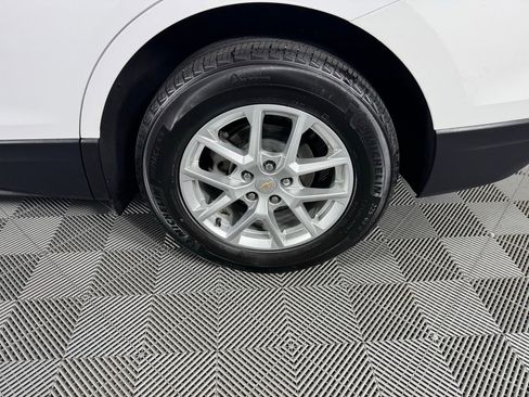 Used 2024 Chevrolet Equinox LS w/ LS Convenience Package image 32