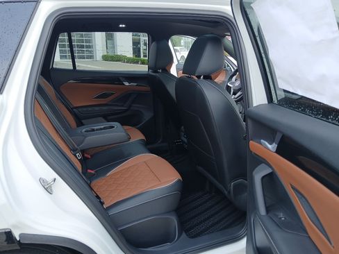 New 2026 Volkswagen Tiguan SEL R-Line AWD/4WD image 24