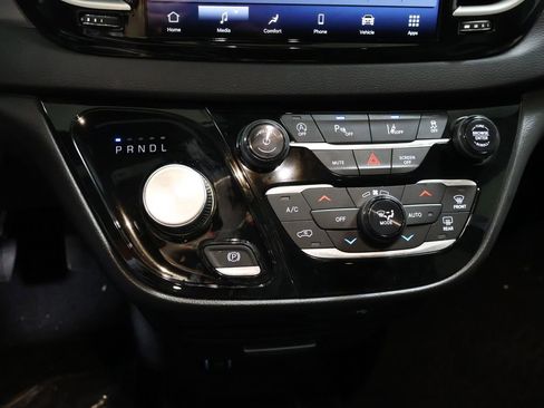 New 2026 Chrysler Voyager LX image 20