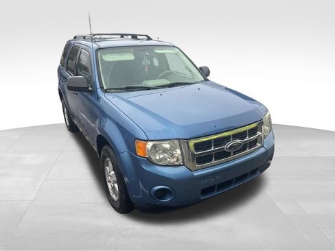 Used 2009 Ford Escape XLS image 3