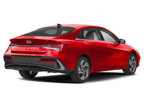 Used 2025 Hyundai Elantra Limited FWD image 2