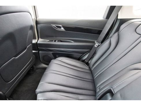 Used 2025 Genesis GV80 2.5T Standard AWD/4WD image 12