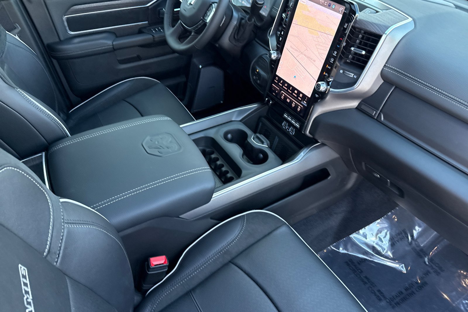 New 2026 RAM 3500 Laramie AWD/4WD image 17