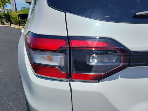 Used 2025 Honda Pilot Touring image 12