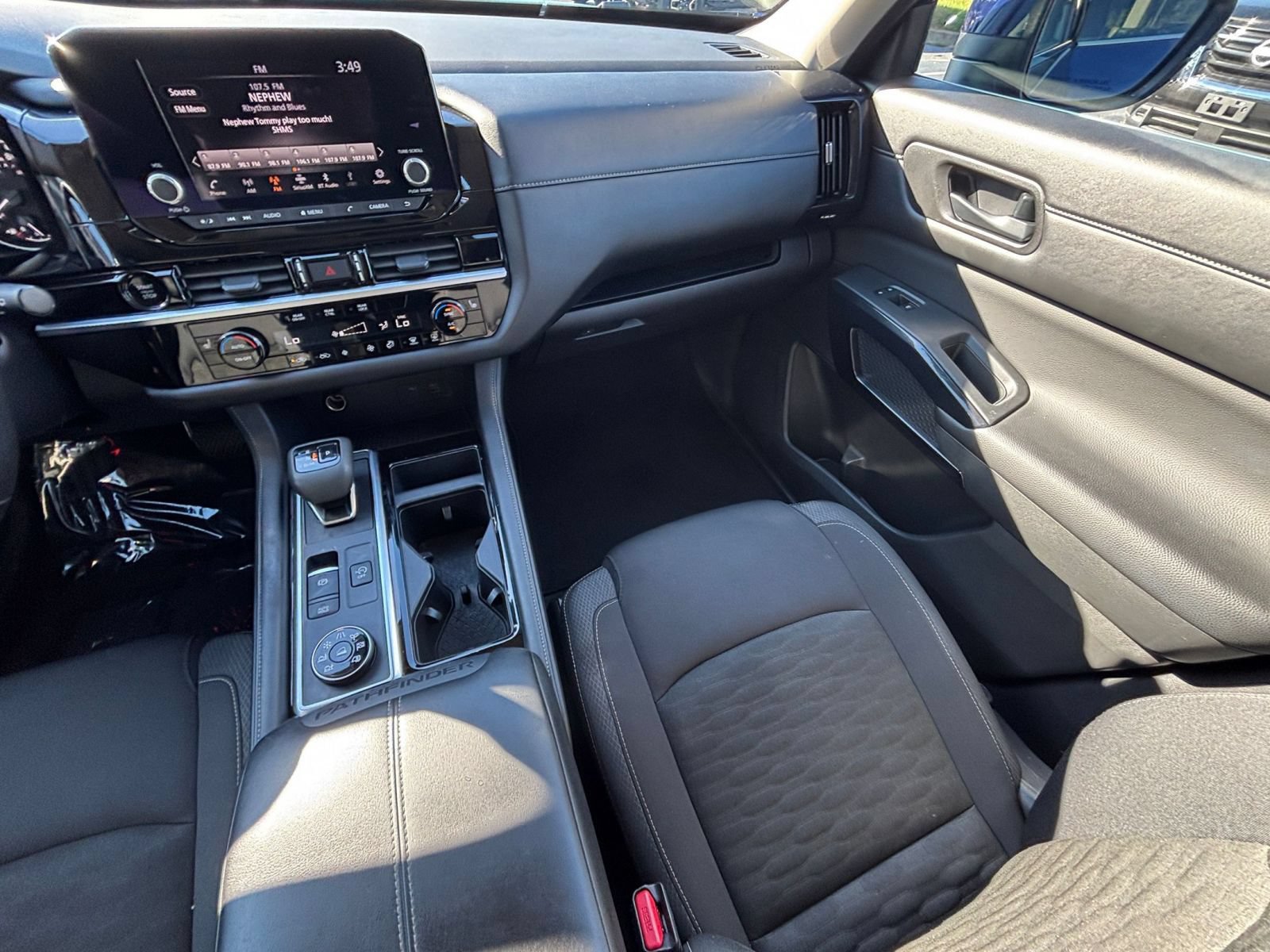 Used 2025 Nissan Pathfinder SV AWD/4WD image 37