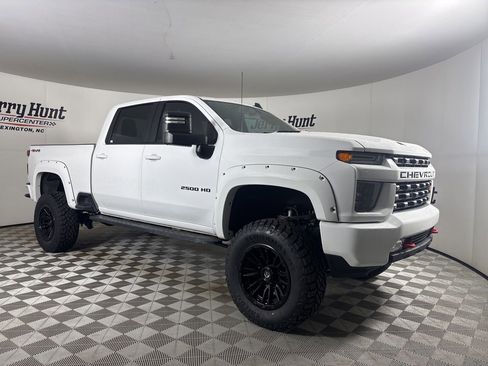 Used 2023 Chevrolet Silverado 2500 LT AWD/4WD image 3