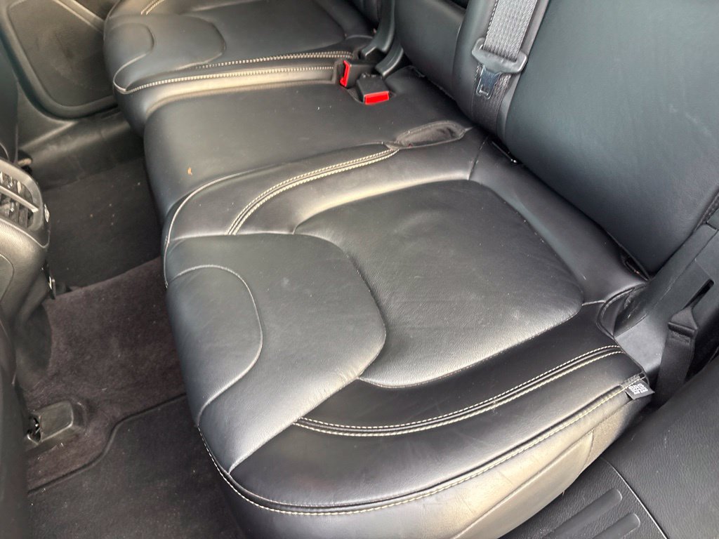 Used 2017 Jeep Cherokee Limited AWD/4WD image 35