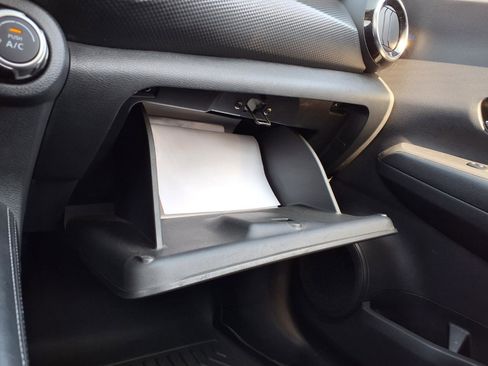 Used 2021 Nissan Kicks SV image 26