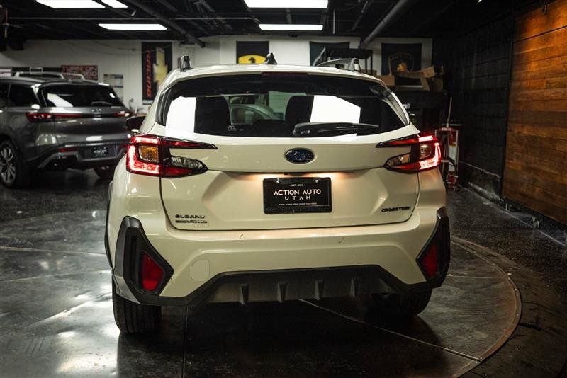 Used 2025 Subaru Crosstrek 2.5i Premium AWD/4WD image 6