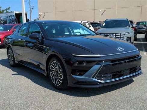 New 2025 Hyundai Sonata SEL image 3