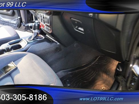 Used 2018 Jeep Wrangler Unlimited Rubicon image 30