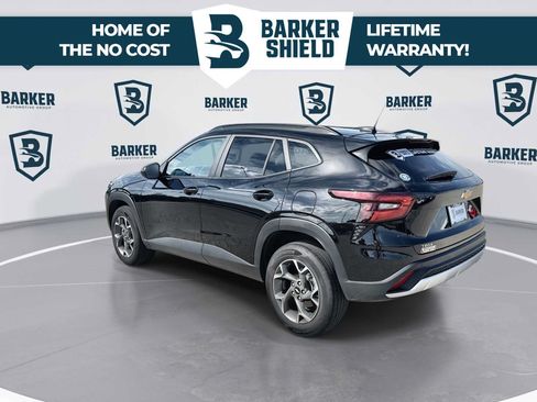 Used 2025 Chevrolet Trax LT w/ Driver Confidence Package FWD image 7